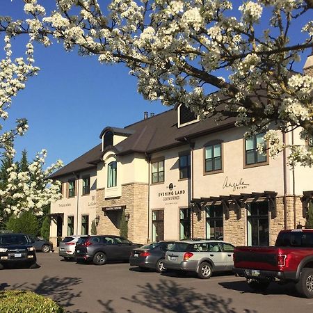 The Dundee - A Trace Hotel Экстерьер фото