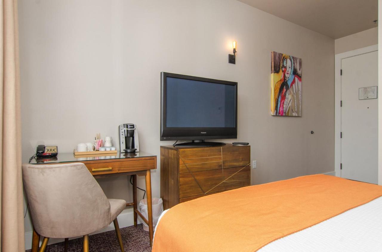 The Dundee - A Trace Hotel Экстерьер фото