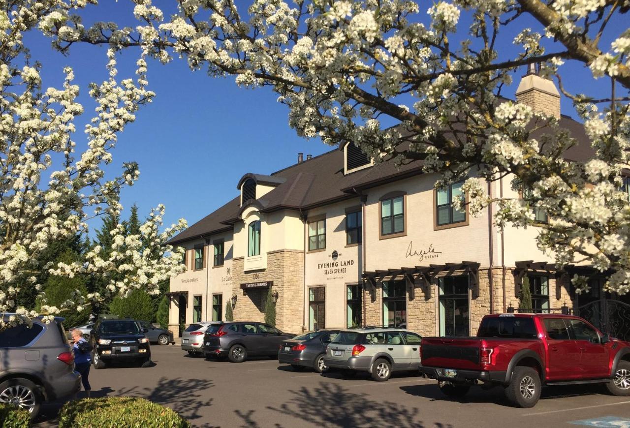The Dundee - A Trace Hotel Экстерьер фото